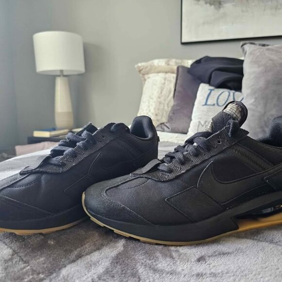 Nike Air MAX Size 10.5 Mens (runs tight) - Picture 5 of 5